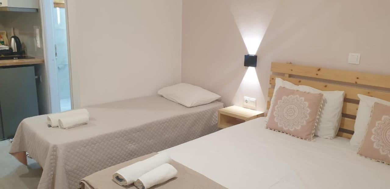 Apart-Hotel Llazari Himare Eksteriør bilde