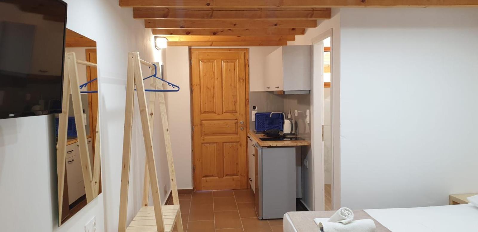 Apart-Hotel Llazari Himare Eksteriør bilde