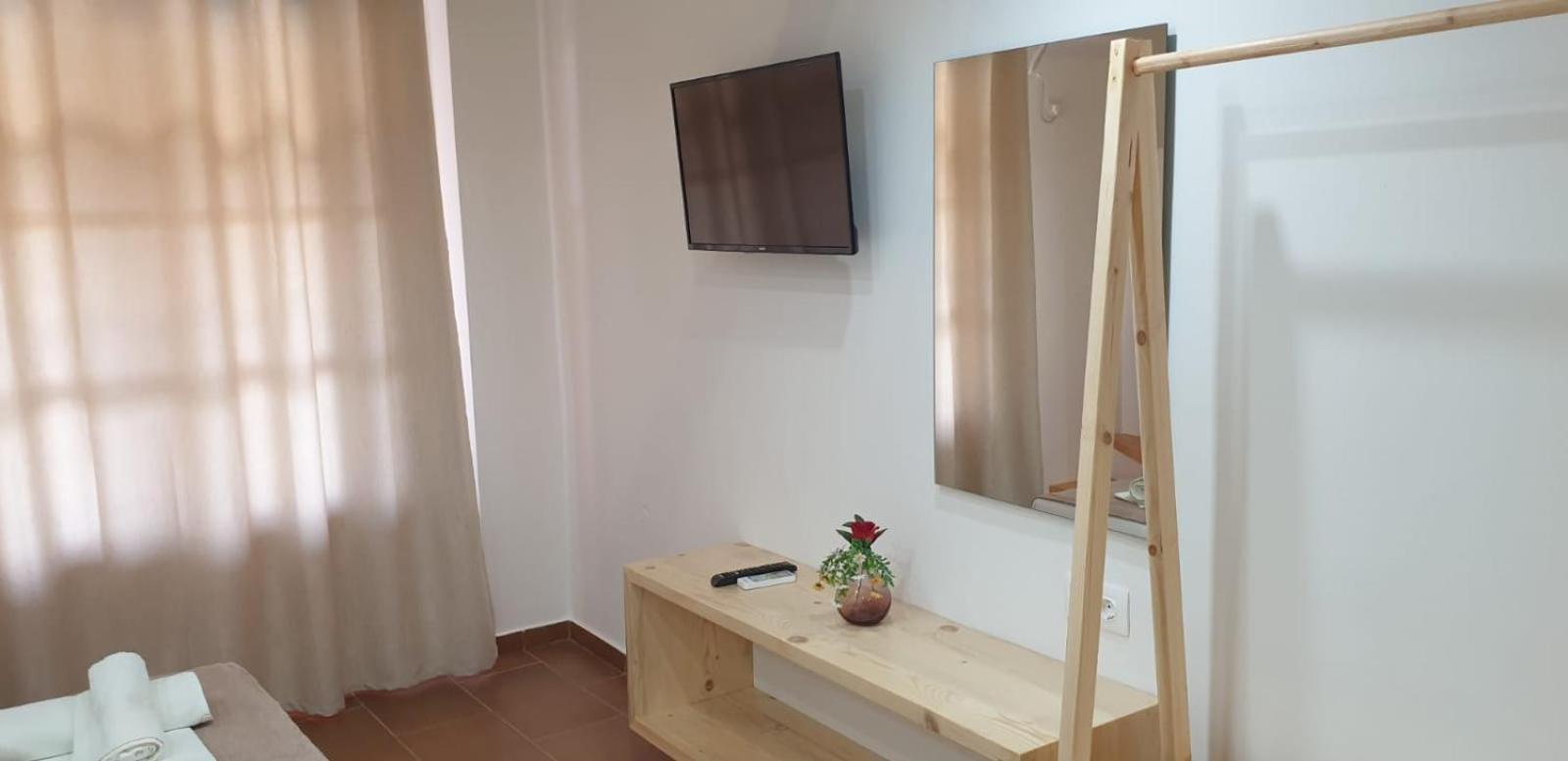 Apart-Hotel Llazari Himare Rom bilde